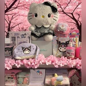 Check out this Hello Kitty & Friends Bundle